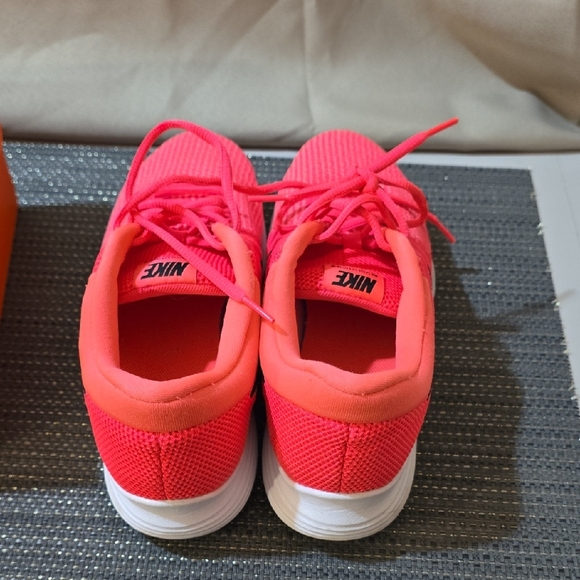 Nike Revolution 4 Running Shoes In Racer Pink. - Picture 3 of 7